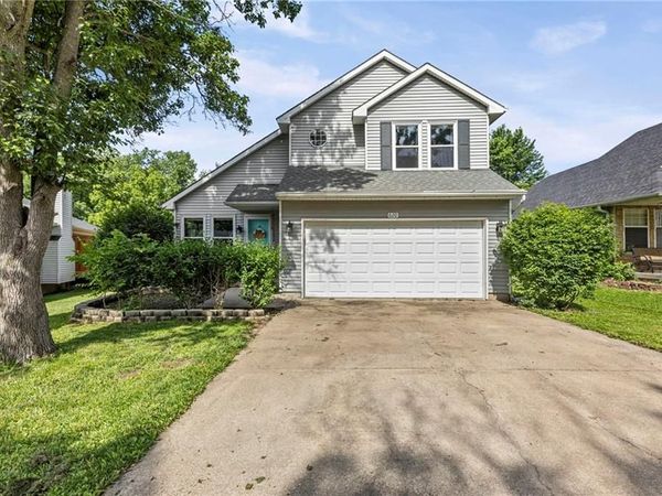 620 Silver Hill Drive, Bonner Springs, KS 66012