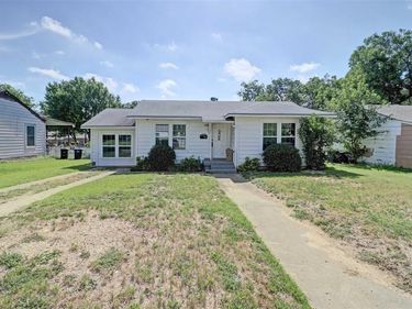 4709 Marks Place, Fort Worth, TX 76116
