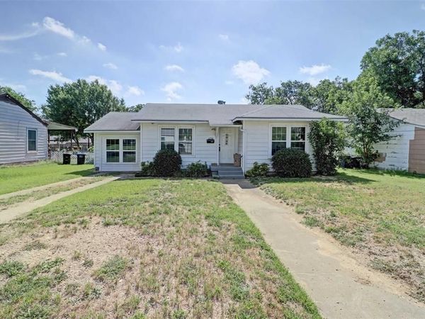4709 Marks Place, Fort Worth, TX 76116