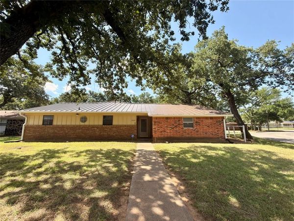 2900 SE 6th Street SE, Mineral Wells, TX 76067
