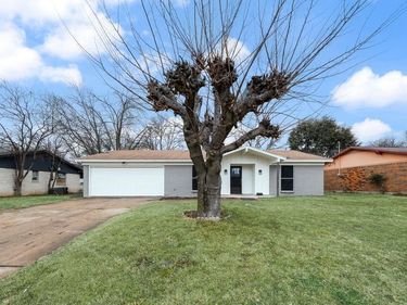 5645 Comer Drive, Fort Worth, TX 76134