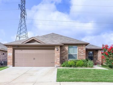 8053 Muddy Creek Drive, Fort Worth, TX 76131