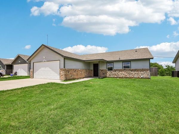 433 Whitney Court, Rio Vista, TX 76093