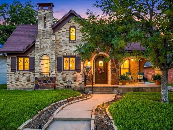 815 W Woodard Street, Denison, TX 75020