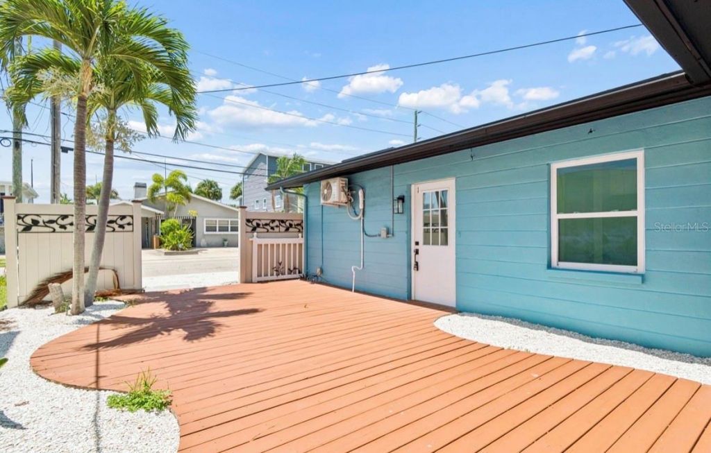 14906 N Bayshore Drive, Madeira Beach, FL 33708 Photo
