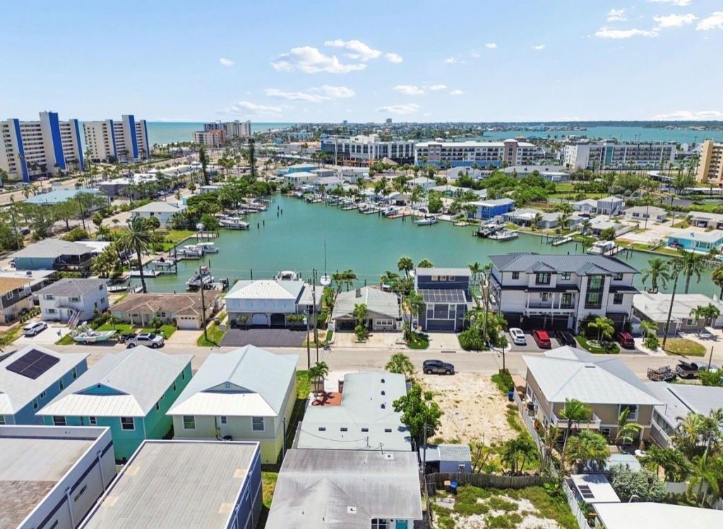 14906 N Bayshore Drive, Madeira Beach, FL 33708 Photo