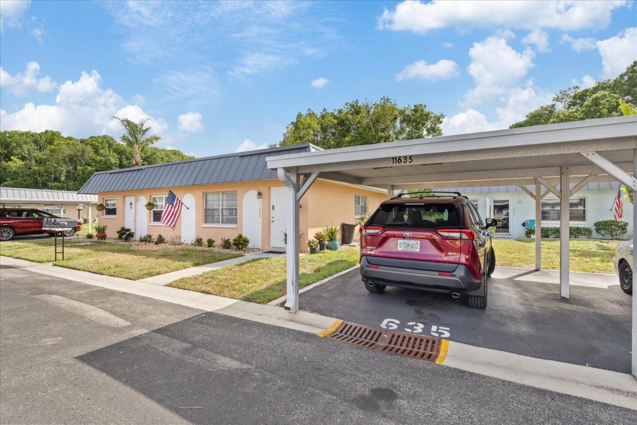 11635 Bayonet Lane , Unit B, New Port Richey, FL 34654 Photo