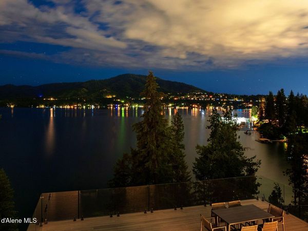 10536 N Lakeview DR, Hayden Lake, ID 83835