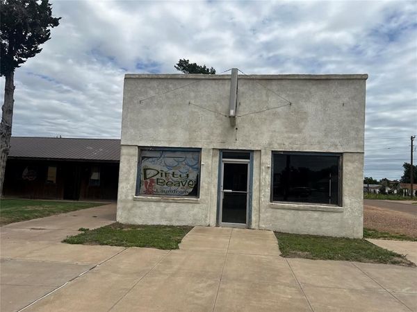 230 Douglas Avenue, Beaver, OK 73932