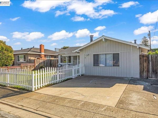 5447 Farina Ln, Fremont, CA 94538