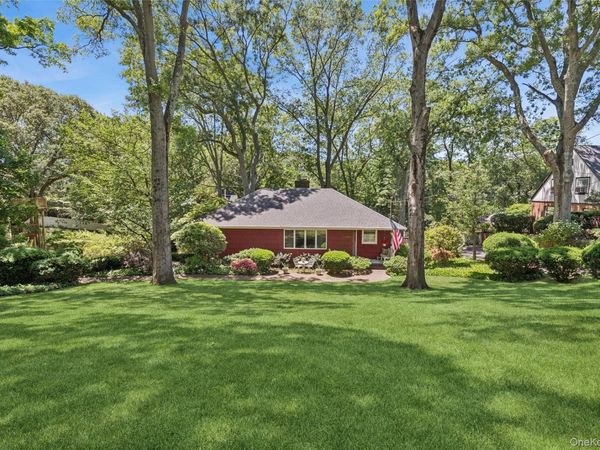 12 Regent Place , Huntington, NY 11743