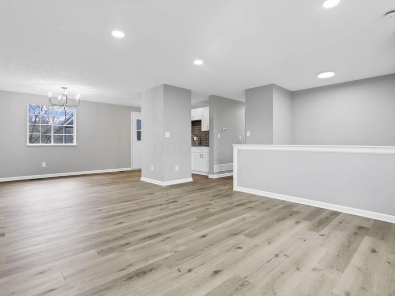 8906 Lakefield Court, Galloway, OH 43119 Photo 2