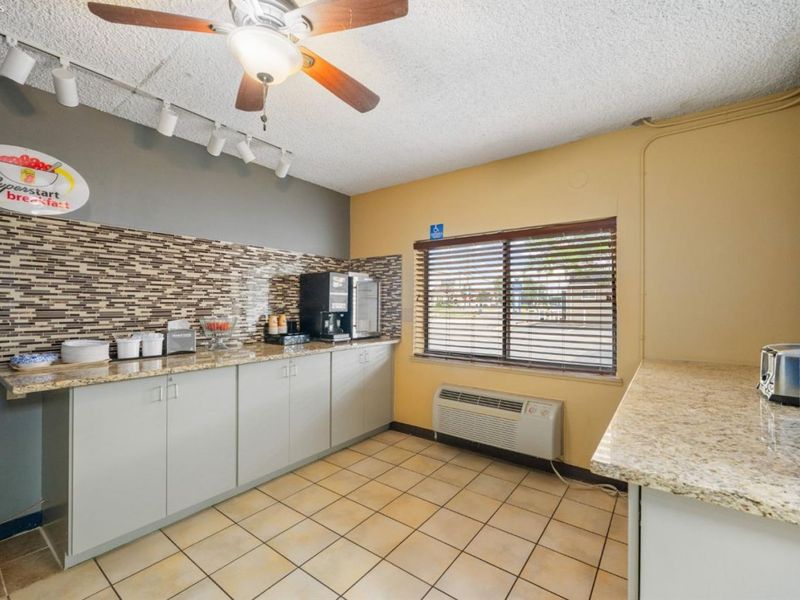 1704 E Perry Street, Port Clinton, OH 43452 Photo 11