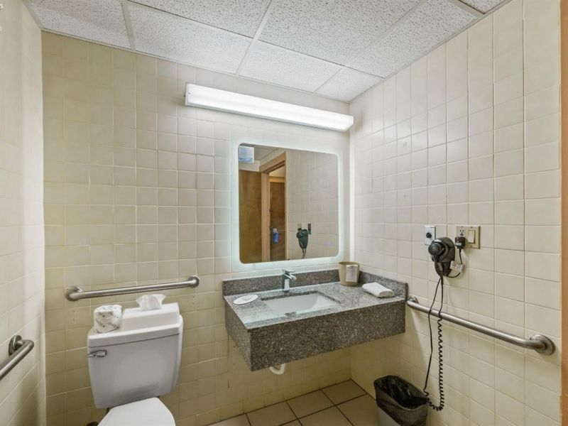 1704 E Perry Street, Port Clinton, OH 43452 Photo 18