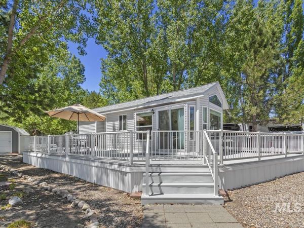 14 P Street, Cascade, ID 83611