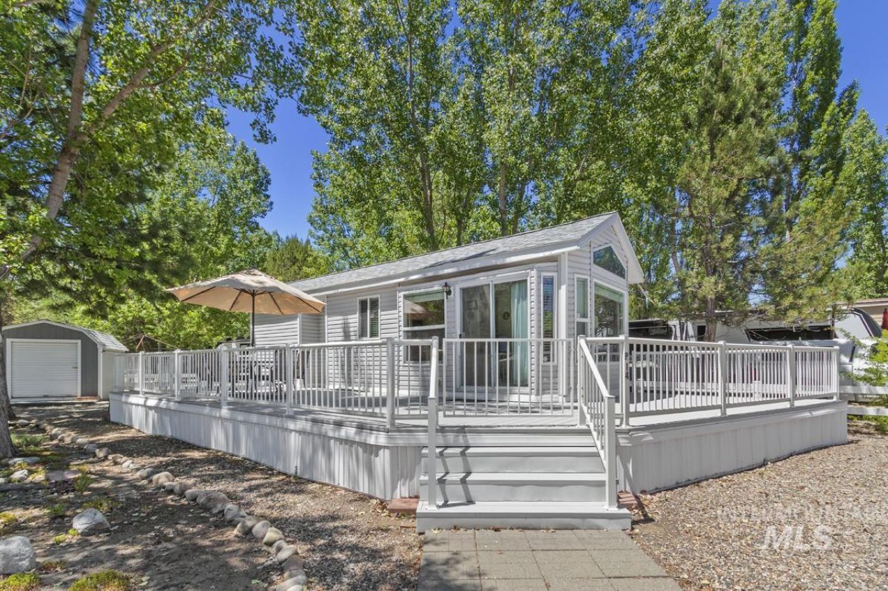 14 P Street, Cascade, ID 83611 Main Photo