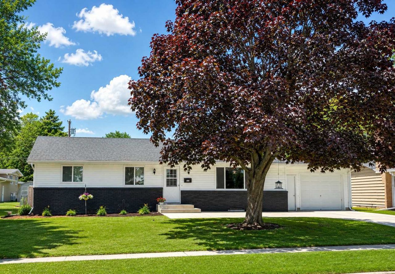 1803 Knight Avenue N, Glencoe, MN 55336