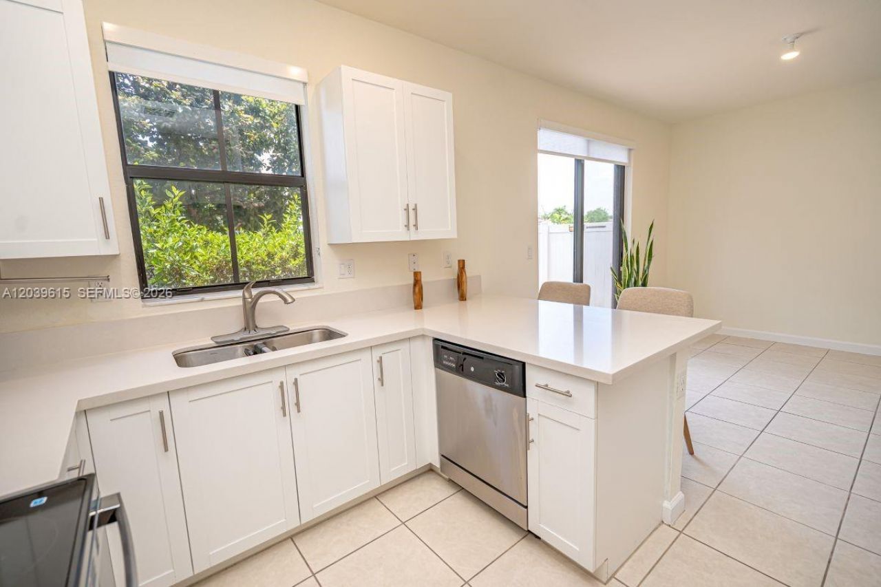11064 W 33rd Way, Hialeah, FL 33018 Photo