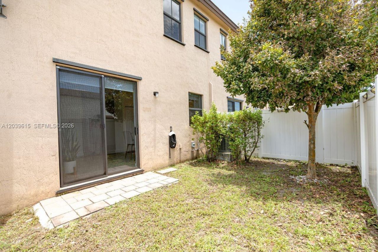 11064 W 33rd Way, Hialeah, FL 33018 Photo