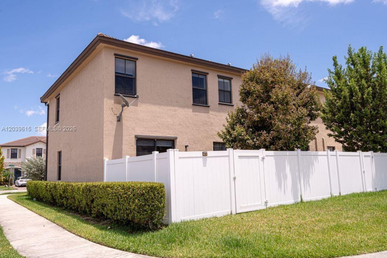 11064 W 33rd Way, Hialeah, FL 33018 Photo