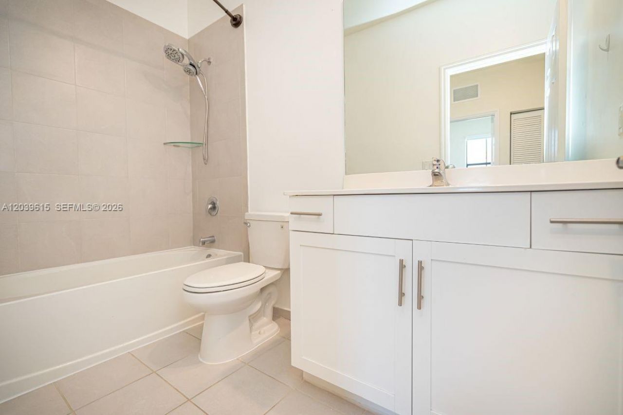 11064 W 33rd Way, Hialeah, FL 33018 Photo