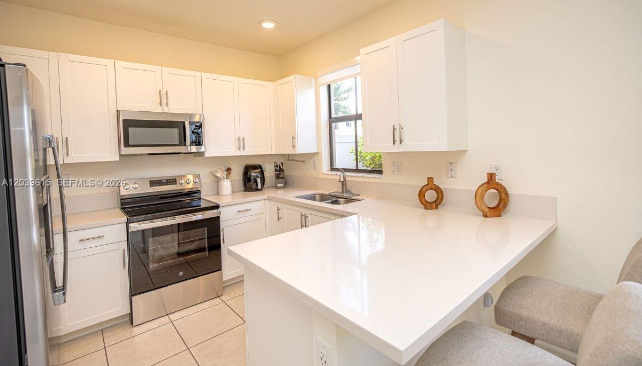 11064 W 33rd Way, Hialeah, FL 33018 Photo