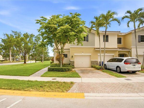 324 NE 194th Ln , Miami, FL 33179