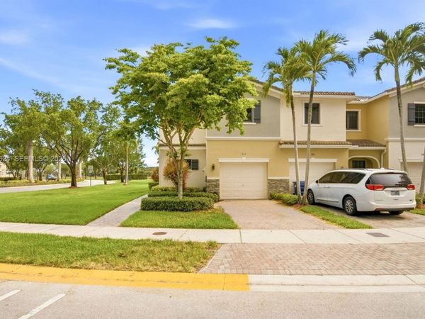 324 NE 194th Ln , Miami, FL 33179
