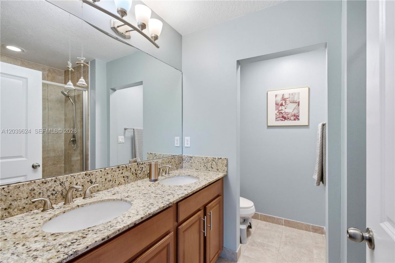324 NE 194th Ln , Miami, FL 33179 Photo