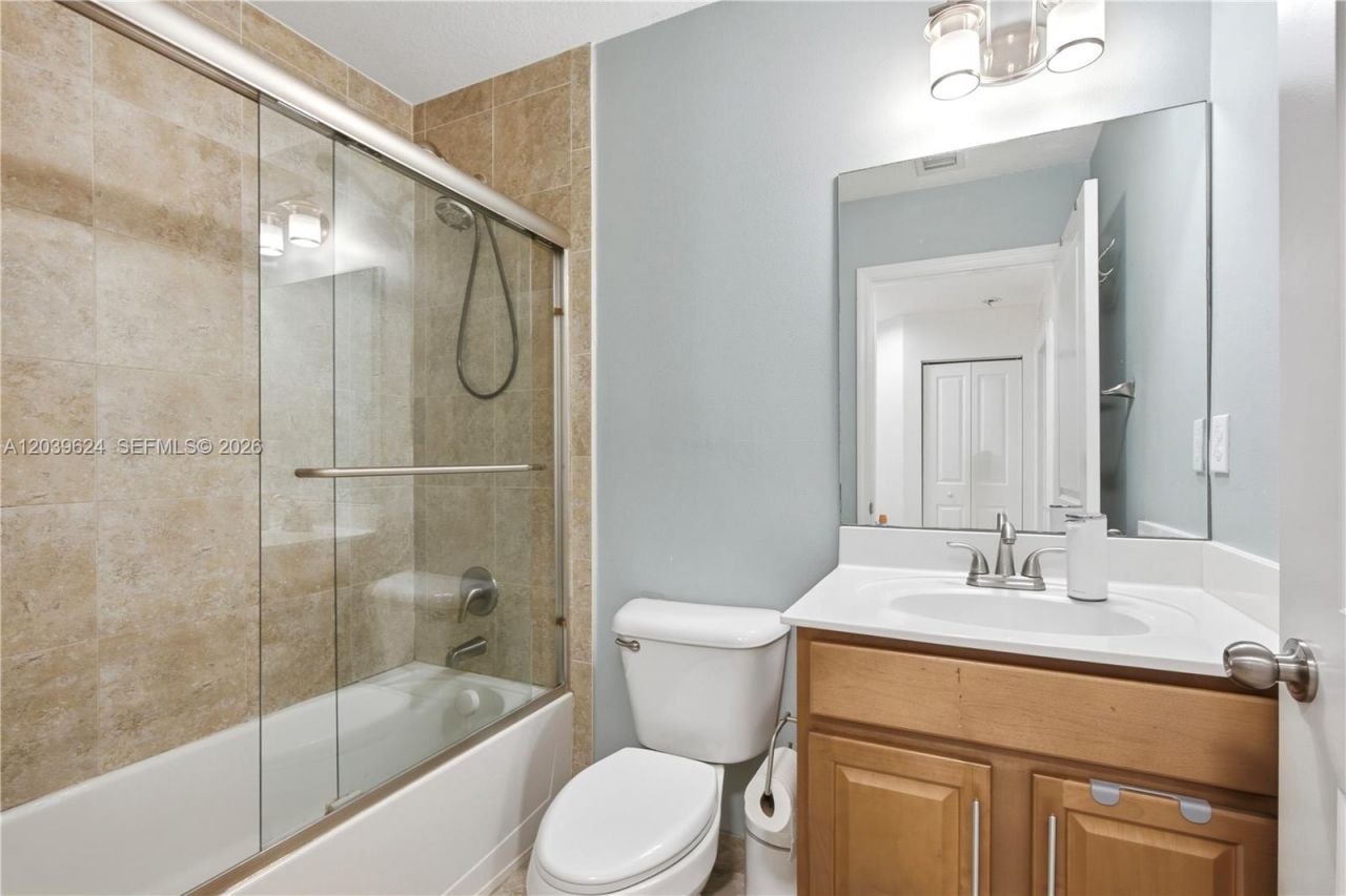 324 NE 194th Ln , Miami, FL 33179 Photo