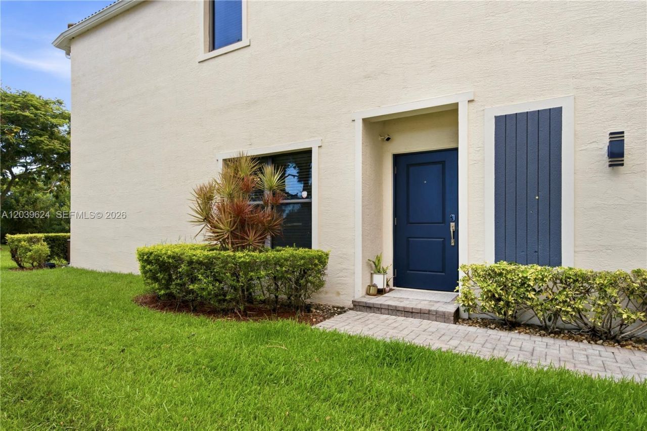 324 NE 194th Ln , Miami, FL 33179 Photo