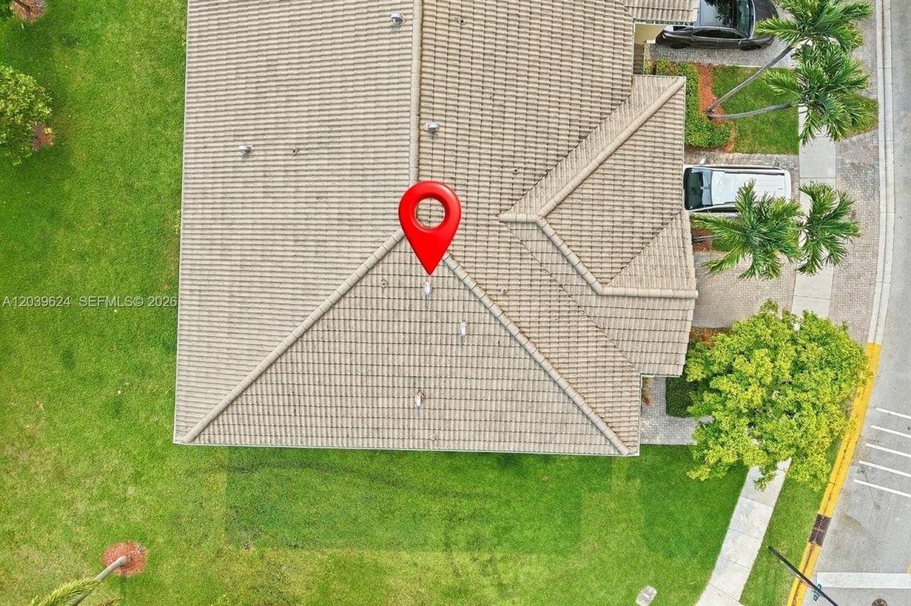 324 NE 194th Ln , Miami, FL 33179 Photo