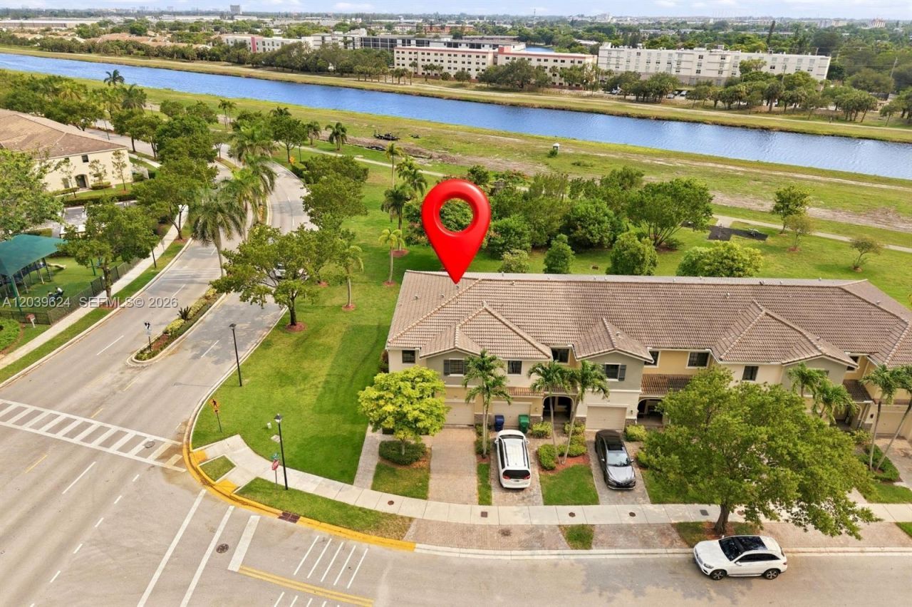 324 NE 194th Ln , Miami, FL 33179 Photo