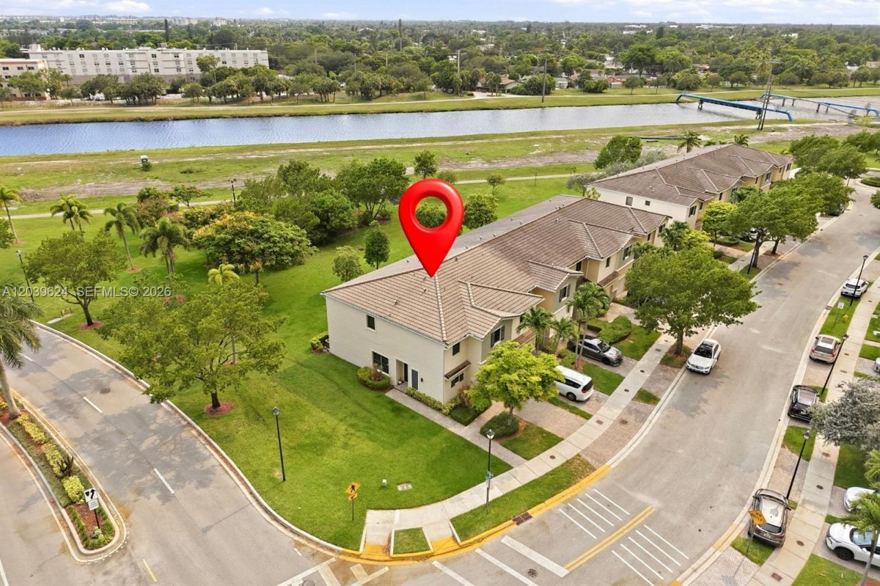 324 NE 194th Ln , Miami, FL 33179 Photo