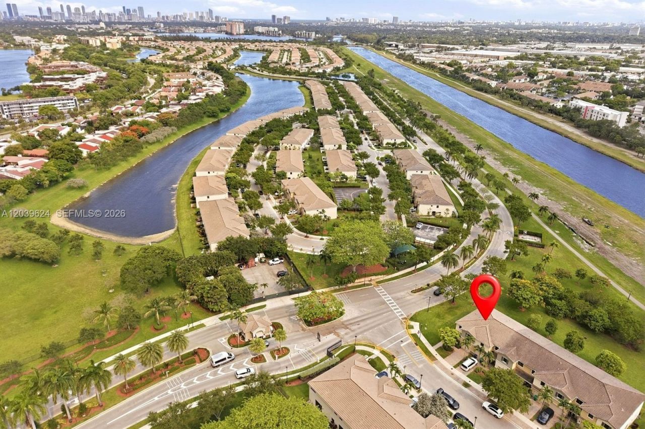 324 NE 194th Ln , Miami, FL 33179 Photo