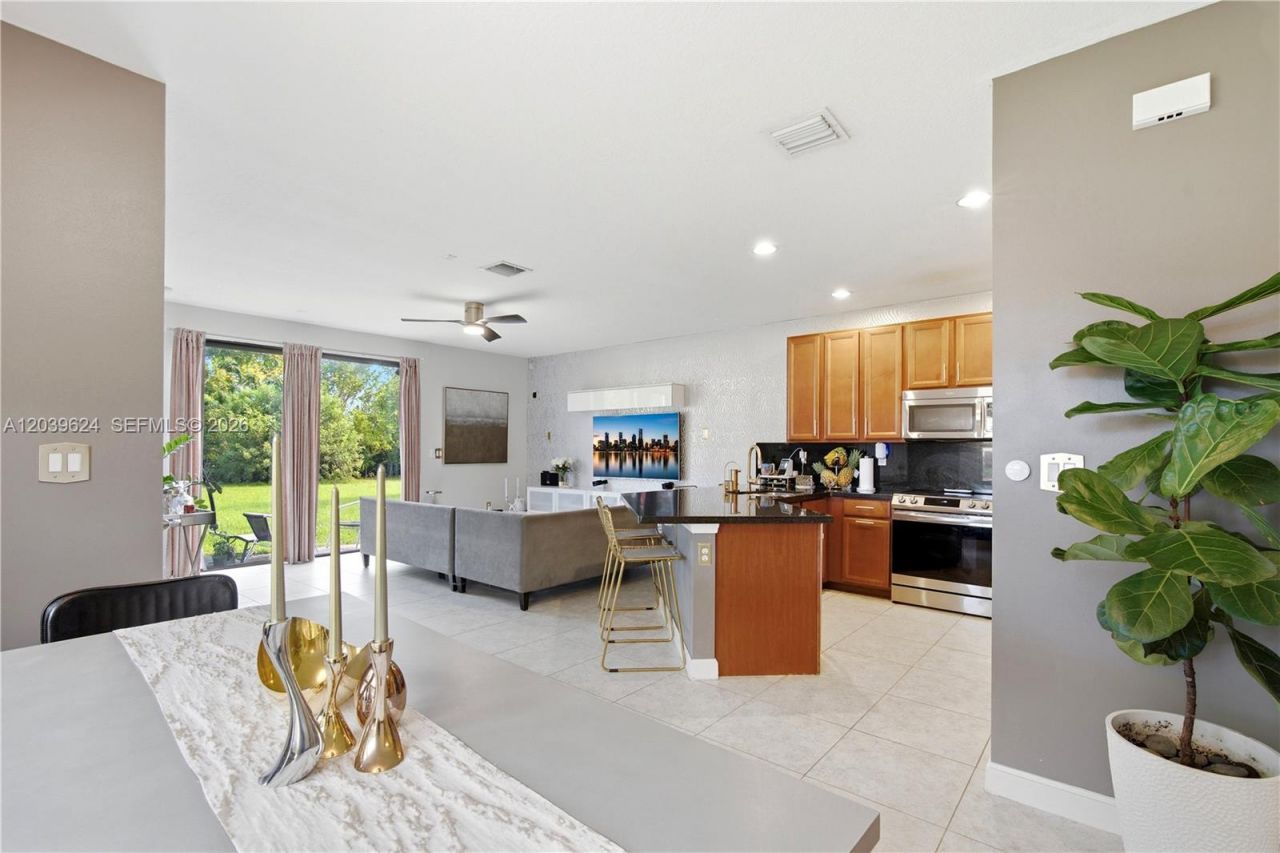324 NE 194th Ln , Miami, FL 33179 Photo