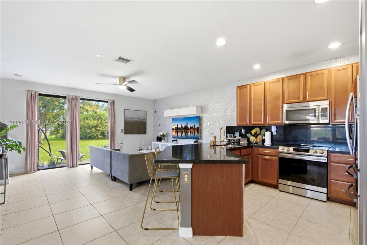 324 NE 194th Ln , Miami, FL 33179 Photo