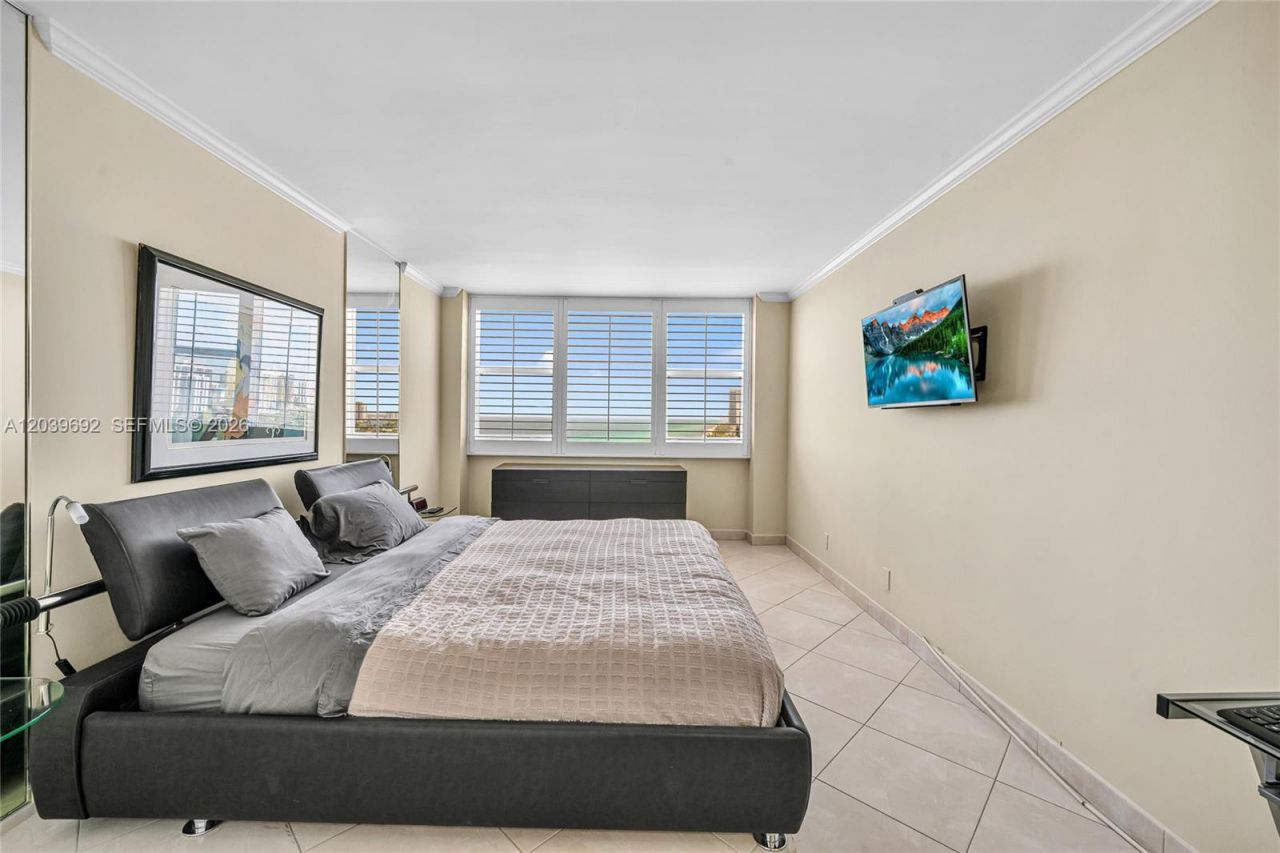3180 S Ocean Dr , Unit 1610, Hallandale Beach, FL 33009 Photo