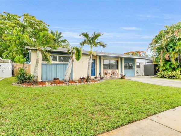 551 NW 99th Way, Pembroke Pines, FL 33024