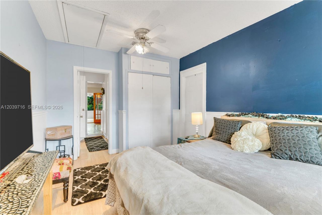551 NW 99th Way, Pembroke Pines, FL 33024 Photo