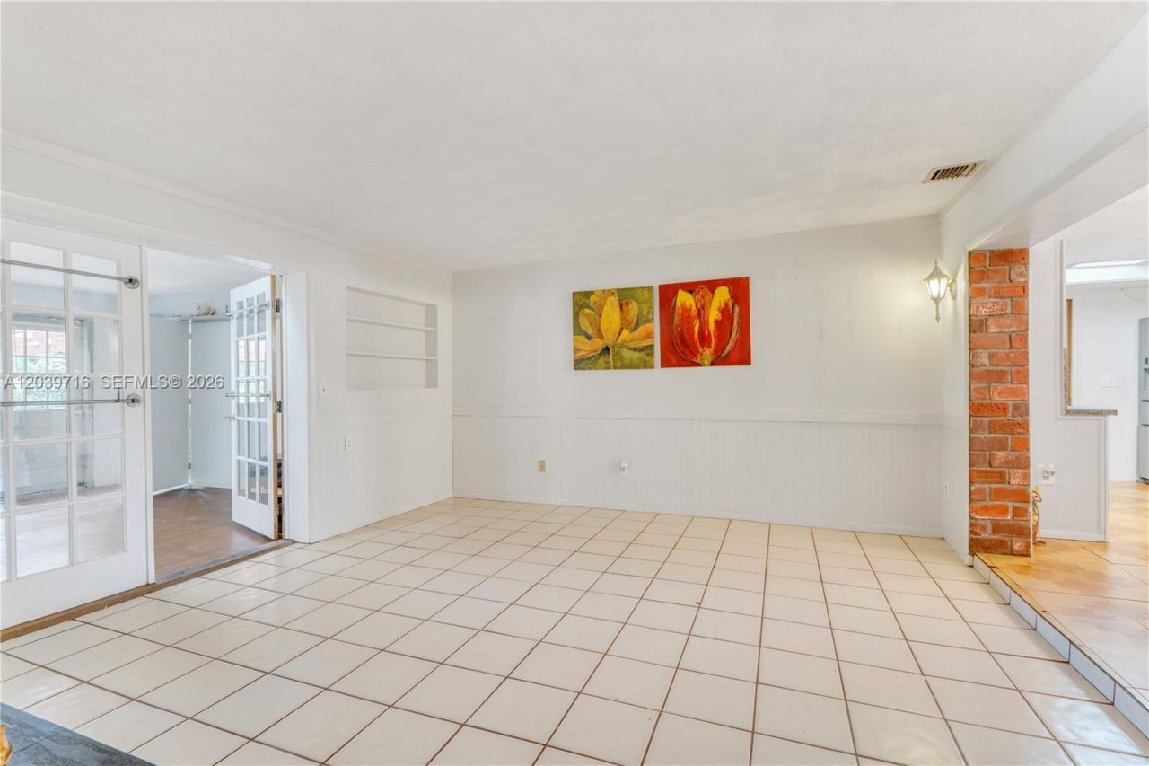 551 NW 99th Way, Pembroke Pines, FL 33024 Photo