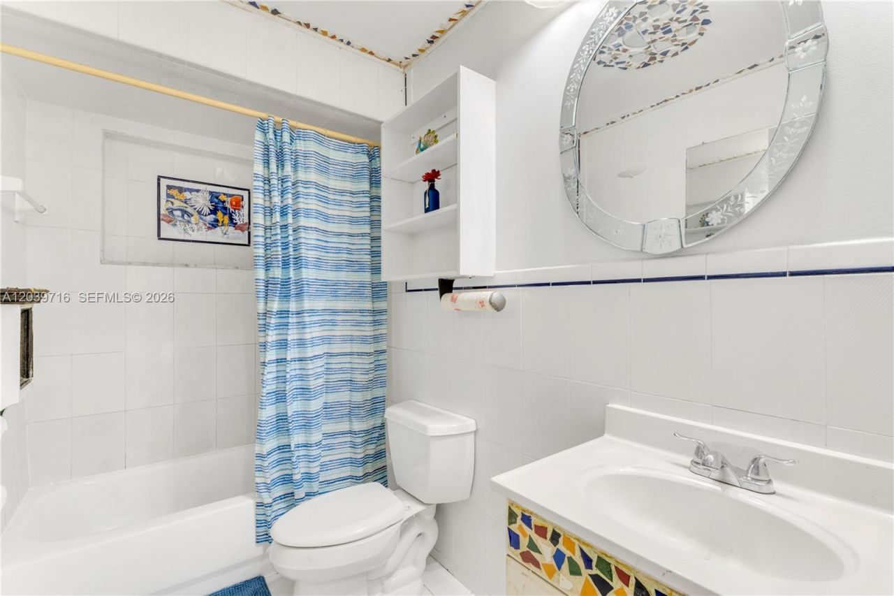 551 NW 99th Way, Pembroke Pines, FL 33024 Photo