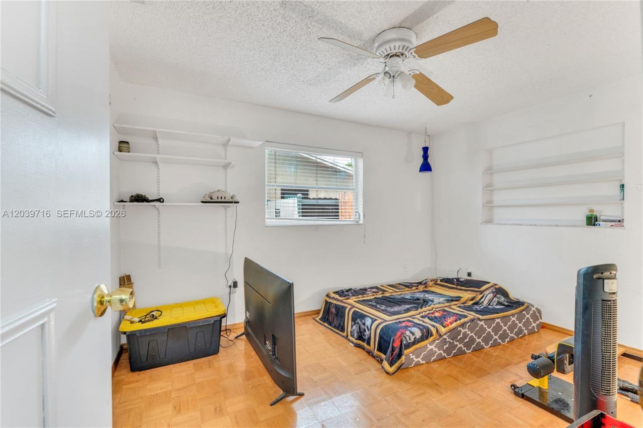 551 NW 99th Way, Pembroke Pines, FL 33024 Photo