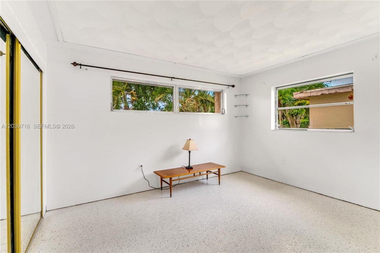551 NW 99th Way, Pembroke Pines, FL 33024 Photo