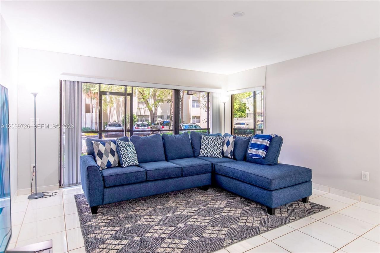 601 Ives Dairy Rd, Unit 101-8, Miami, FL 33179 Photo