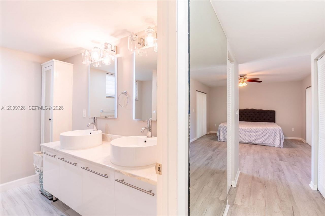 601 Ives Dairy Rd, Unit 101-8, Miami, FL 33179 Photo