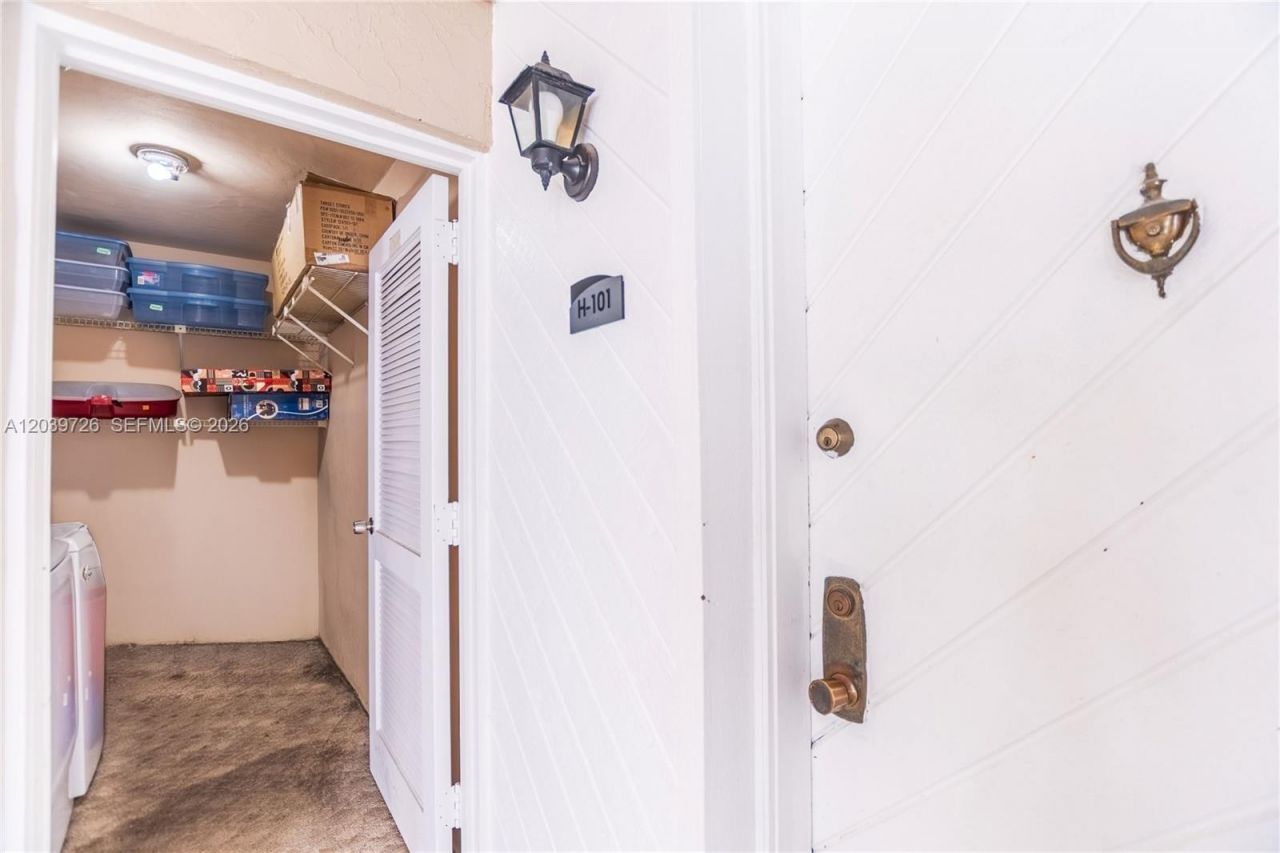 601 Ives Dairy Rd, Unit 101-8, Miami, FL 33179 Photo