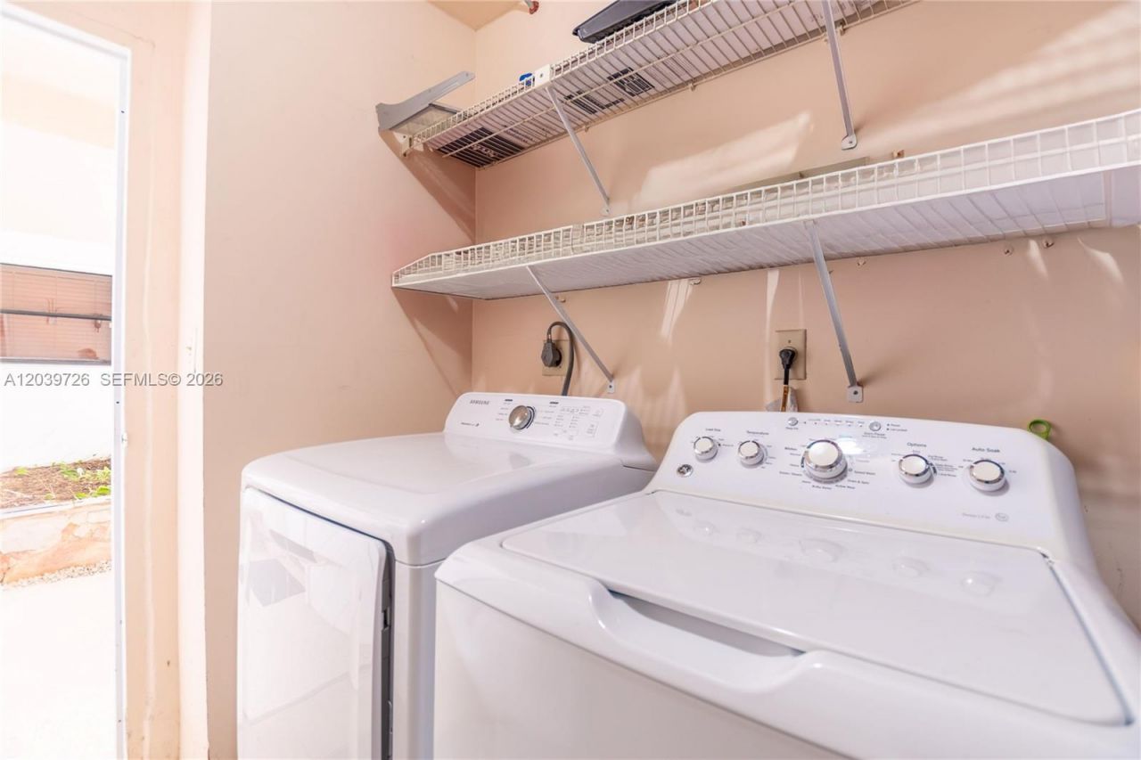 601 Ives Dairy Rd, Unit 101-8, Miami, FL 33179 Photo