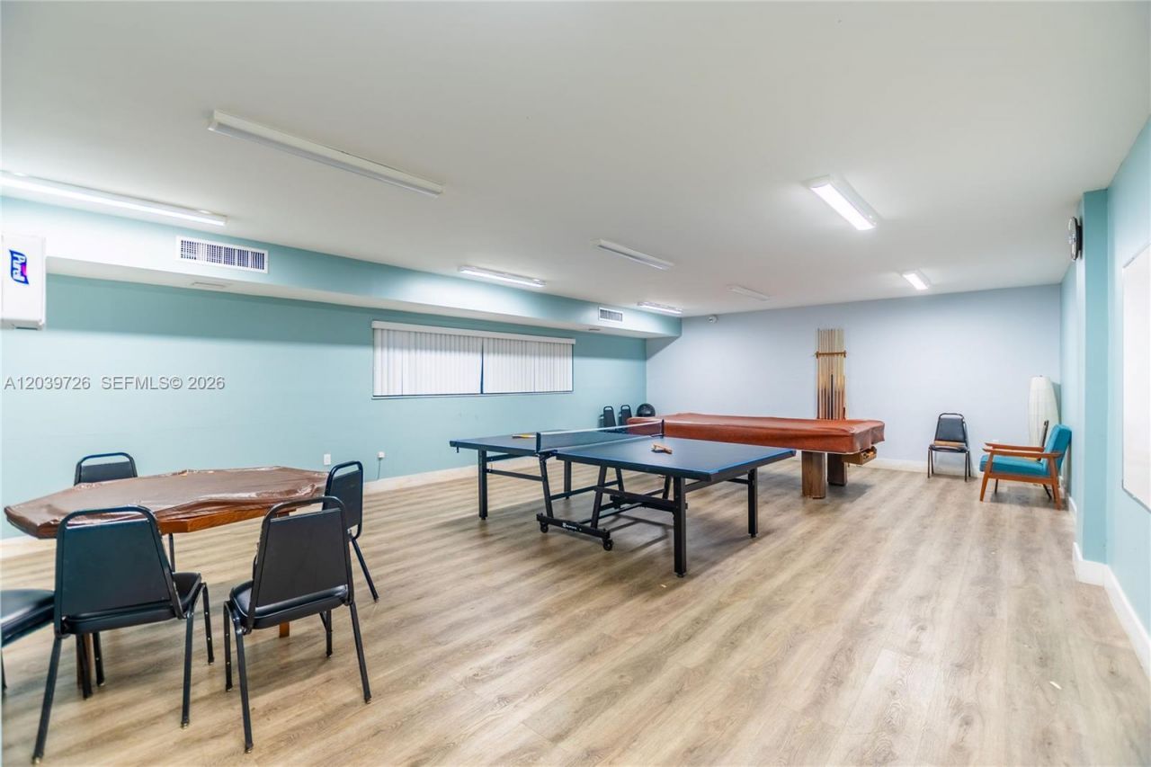 601 Ives Dairy Rd, Unit 101-8, Miami, FL 33179 Photo