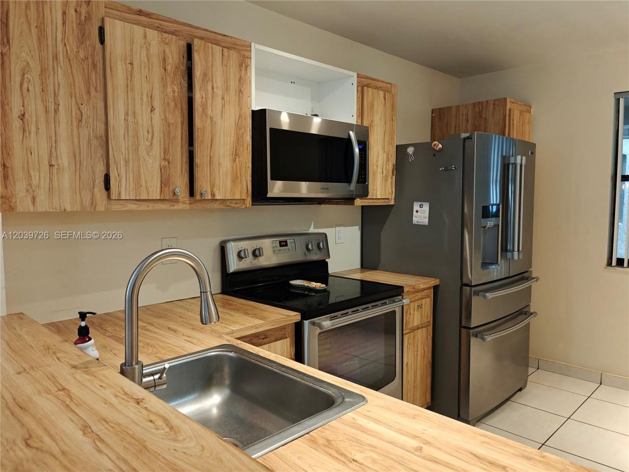 601 Ives Dairy Rd, Unit 101-8, Miami, FL 33179 Photo